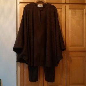 CHLOE Wool Cape and Trouser Set S6 Vintage